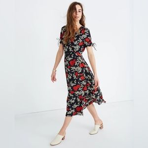 Madewell Peekaboo-Sleeve Midi Dress in Hillside Daisies